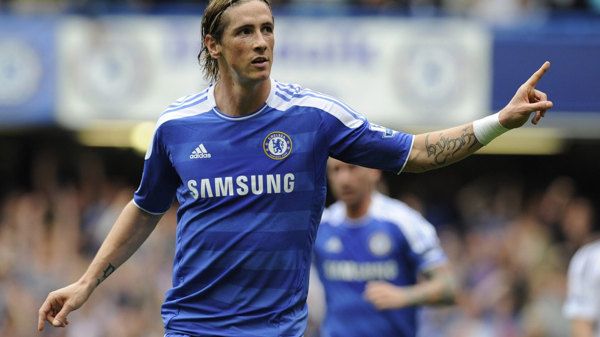 德甲经典对决：霍芬海姆逆转战胜法兰克福，前五名积分差距缩小