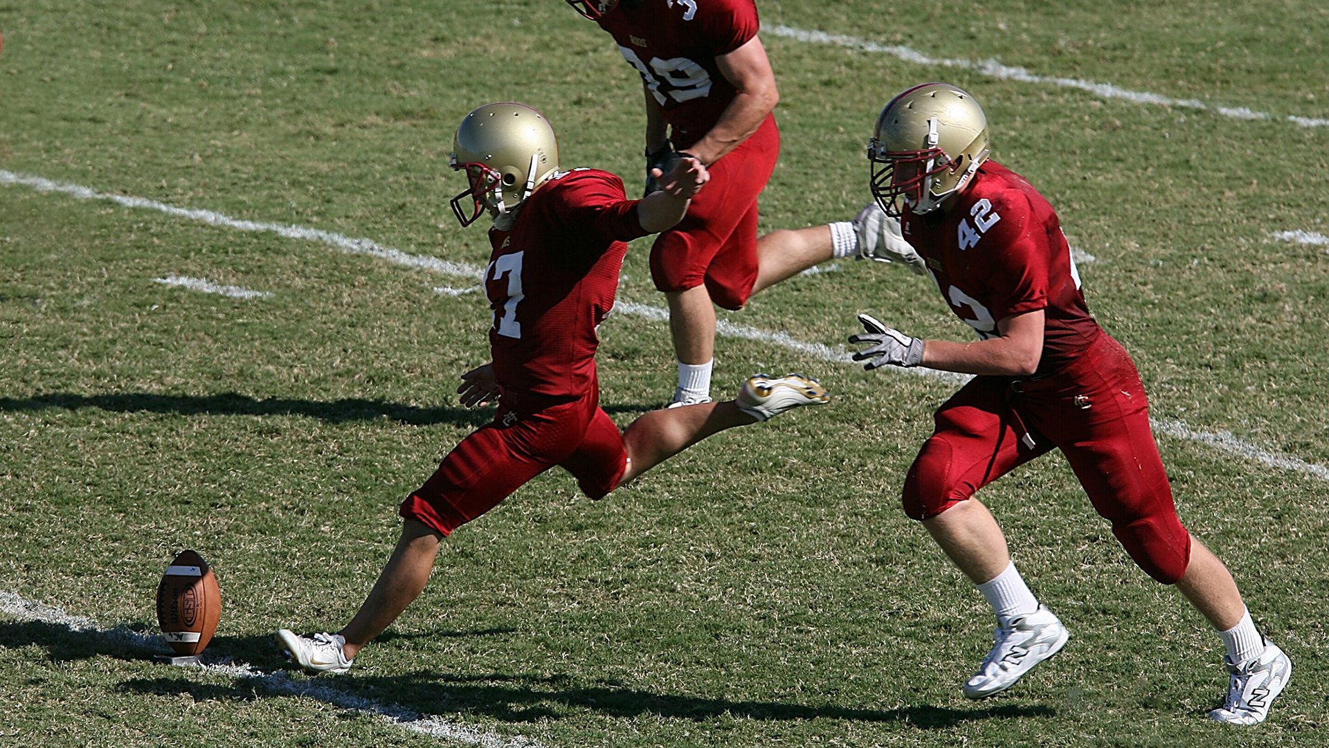 战术揭秘：为何某车队选择了不同的轮胎策略，不同车型的轮胎为什么不一样